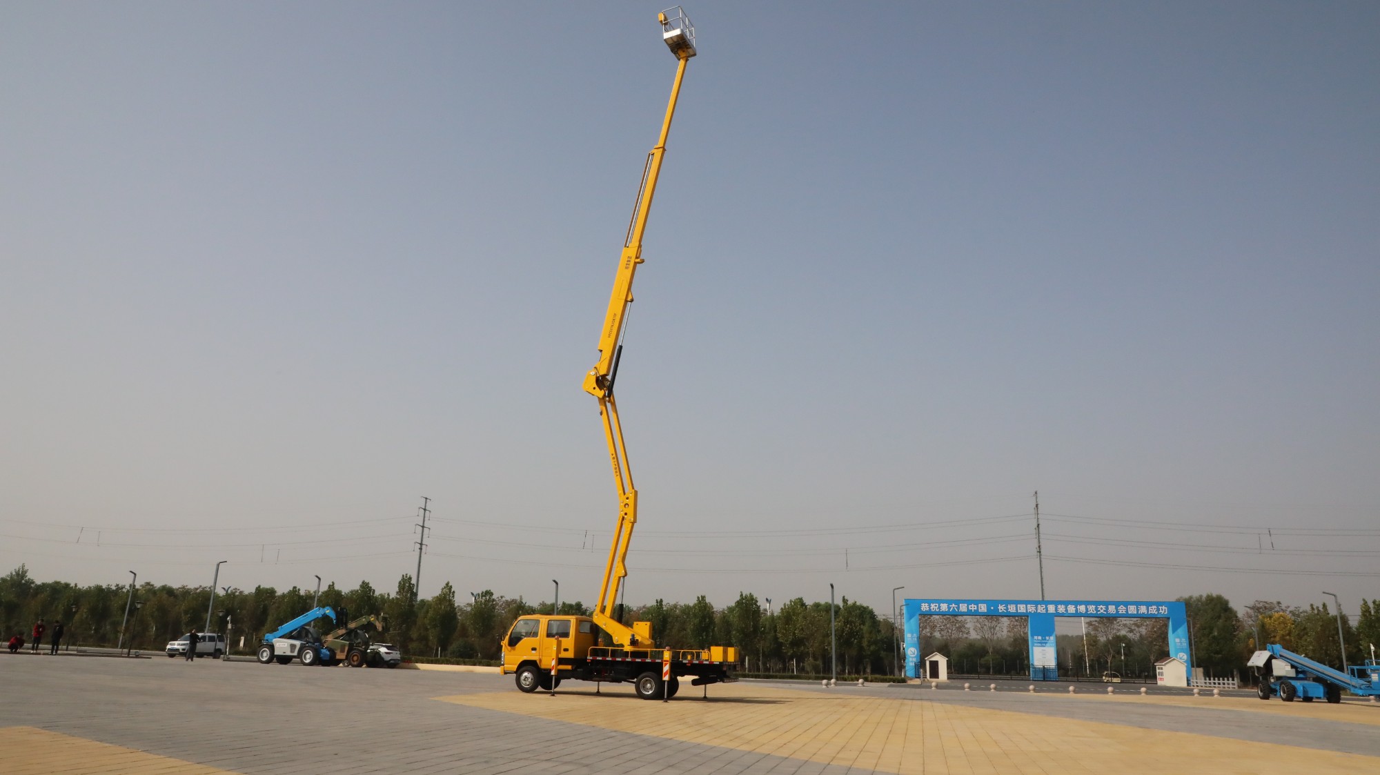23 Meters Articulated-telescopic Tuck-mounted (AWPs)
